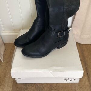 Super cute fall/winter black boots